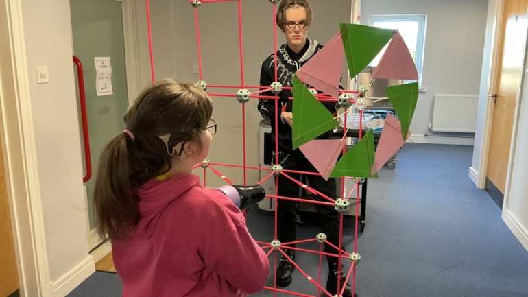 E.ON colleague inspires future innovators with clean energy challenge at Bracken Hill School