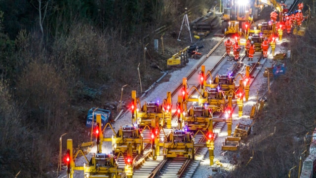 Transpennine Route Upgrade prepares for major upgrades between Dewsbury and York: TRU Track Work-2