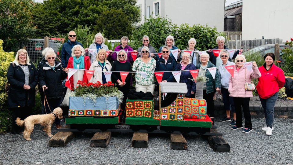 Criccieth Train-2-2