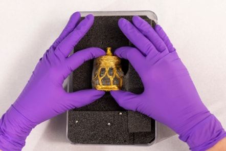 The rock crystal jar. Photo © Duncan McLean
