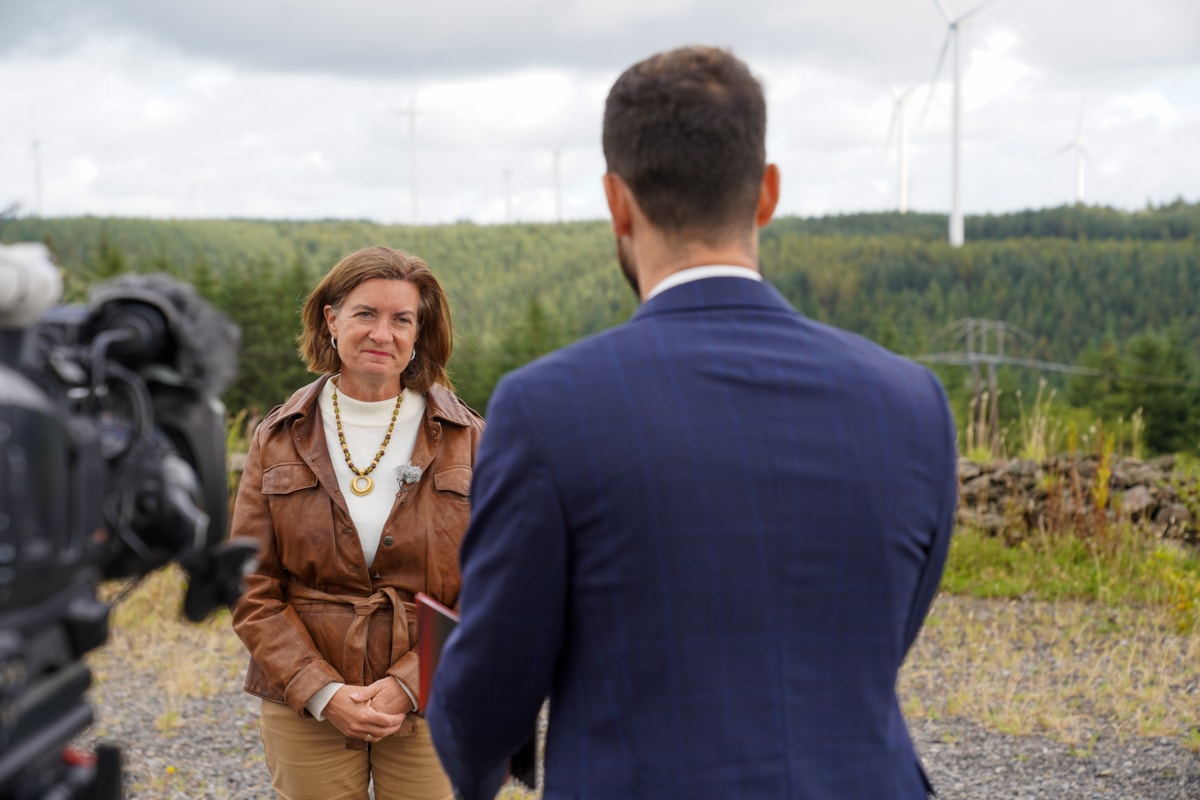 FM Eluned Morgan & PM Keir Starmer at Windfarm in Carmarthenshire-3