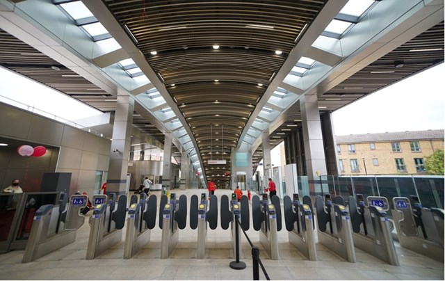 TfL Image - Whitechapel  14