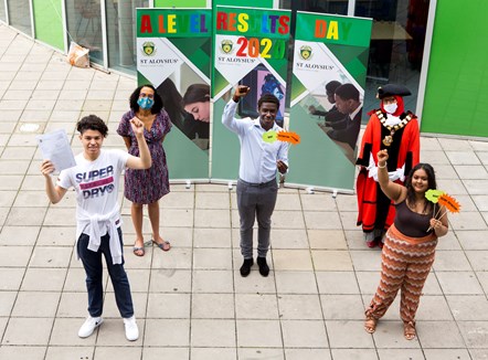 Cllr Kaya Comer-Schwartz, executive member for children, schools and families, and Cllr Rakhia Ismail, Mayor of Islington, with (from left) students Alejandro Villamil, Derron Corby and Chante Kaur
