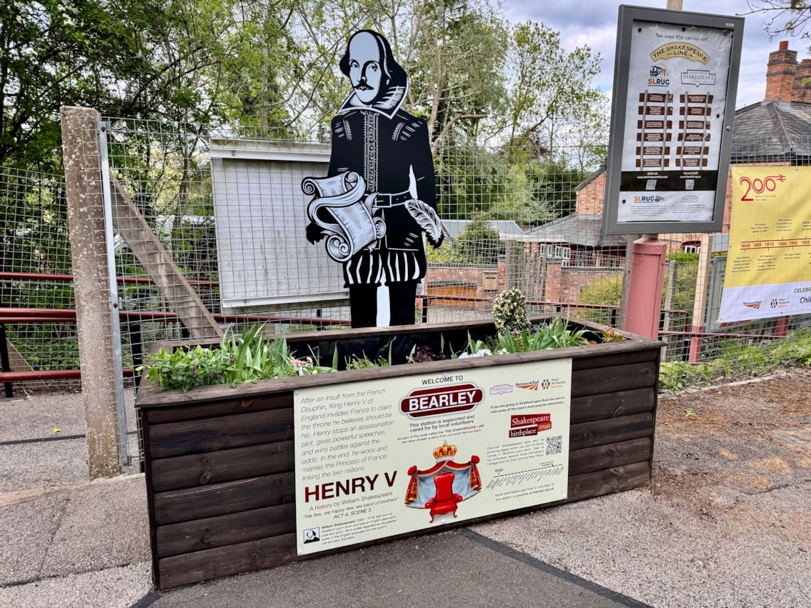 Bearley Shakespeare statue