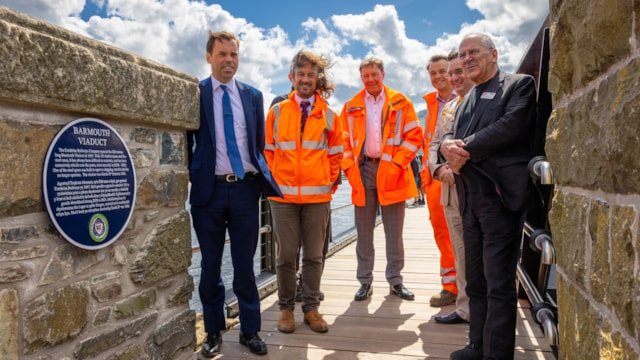 A piece of history: Peter, Lord Hendy unveils new heritage plaque at Barmouth Viaduct and names locomotive after Talyllyn Railway: Barmouth heritage plaque unveiling event, May 2024-4