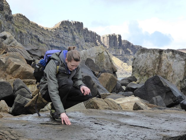 Refreshed Fossil Code celebrates Scotland’s female fossil pioneers: Dr Elsa Panciroli on Skye Trotternish ©Elsa Panciroli