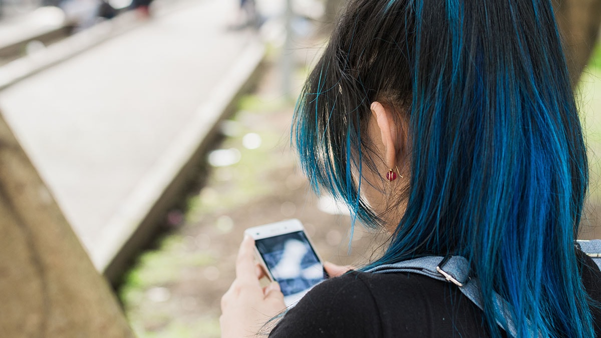 Girl on phone (image)