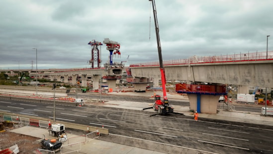 The final Water Orton span being lifted across the M42 during the September closure-3