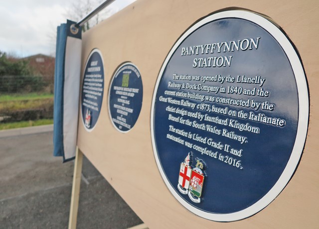 Plaques were unveiled at Pantyffynnon Station today