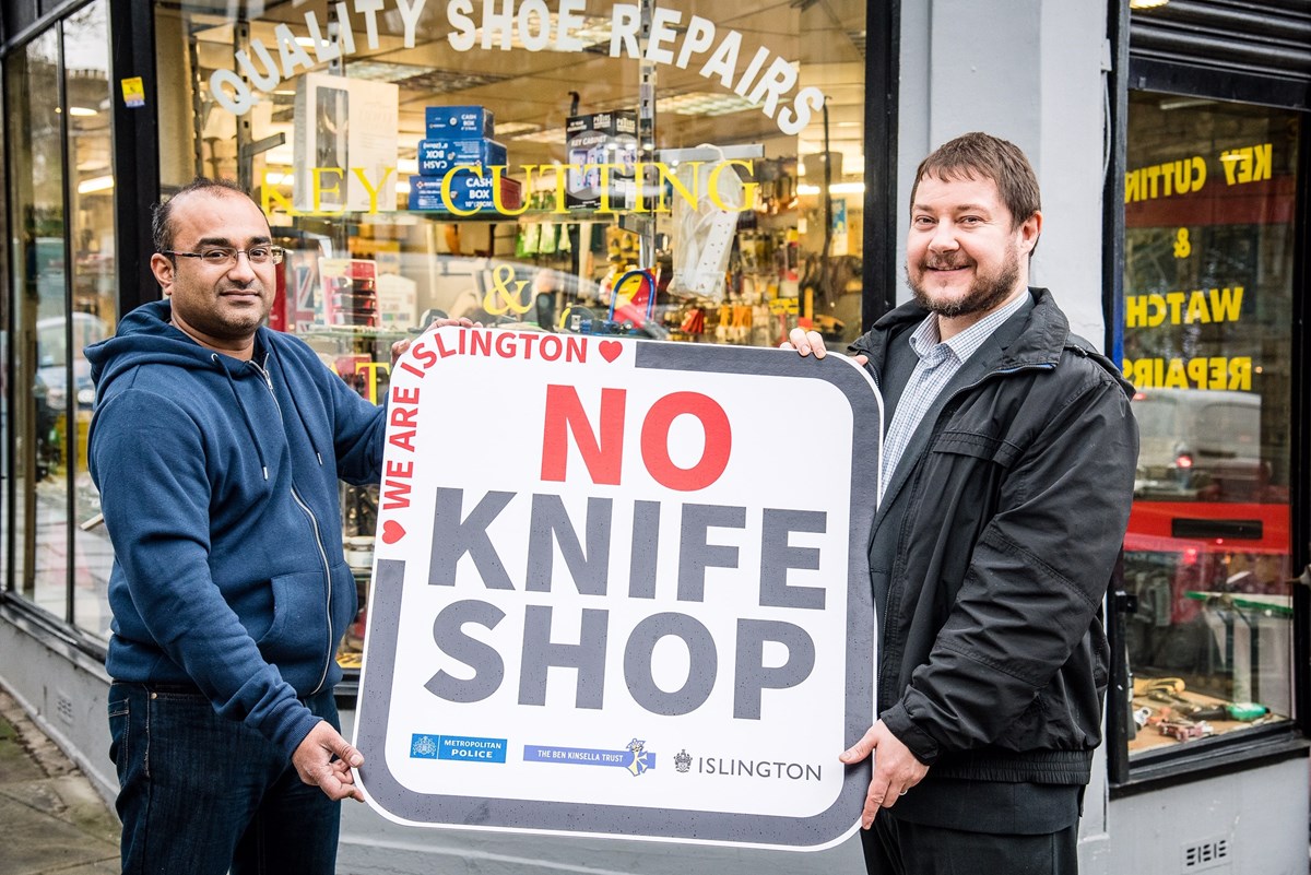 Islington No Knife Shop 3: Vinay Chohan with Cllr Andy Hull, Executive Member for Finance, Performance and Community Safety