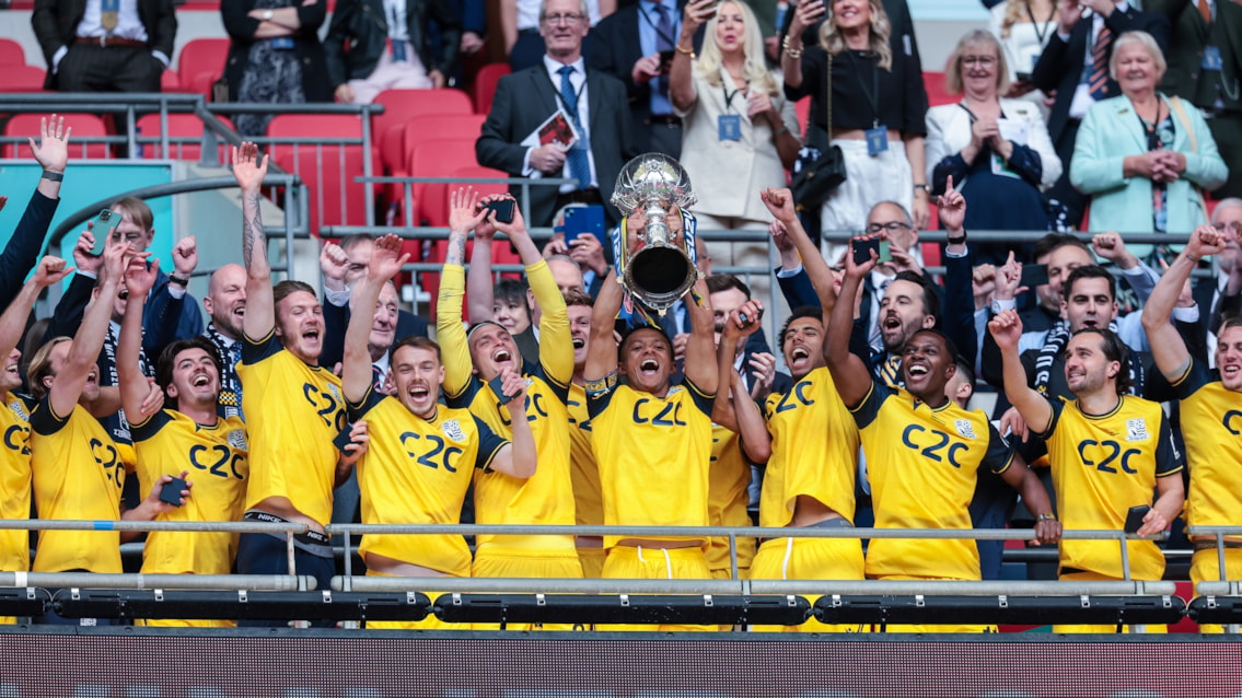 Anglia’s railway ensures thousands of football fans enjoy memorable day at Wembley: c2c-sponsored Southend United lift the Isuzu FA Trophy at Wembley Stadium on Sunday 17 May (picture courtesy of Graham Whitby Boot)