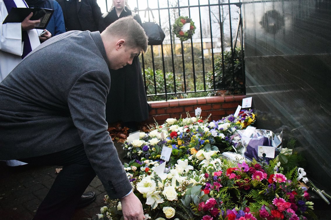 Eddie Dempsey assistant general secretary of RMT laying wreath