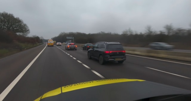 M6 two vehicles braking screenshot 