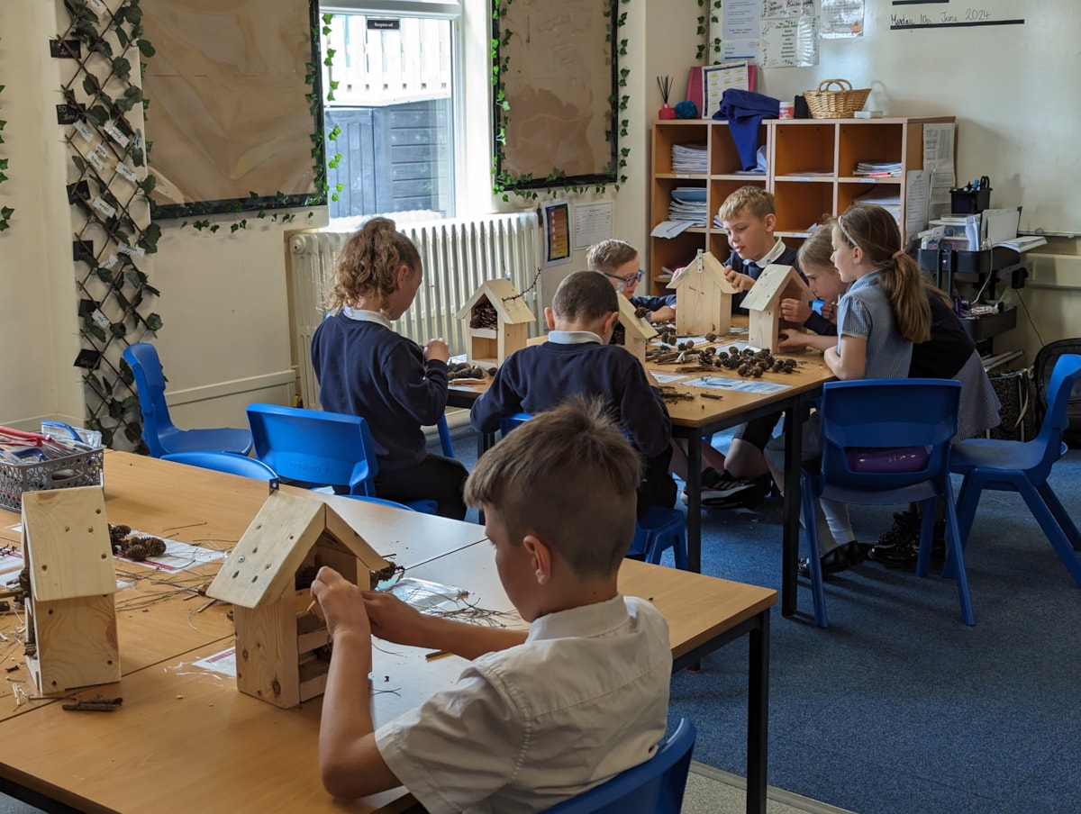 Alanbrooke school pupils make bug hotels with TPE (1)