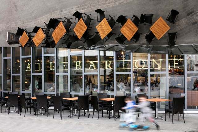 Birmingham New Street - All Bar One with public