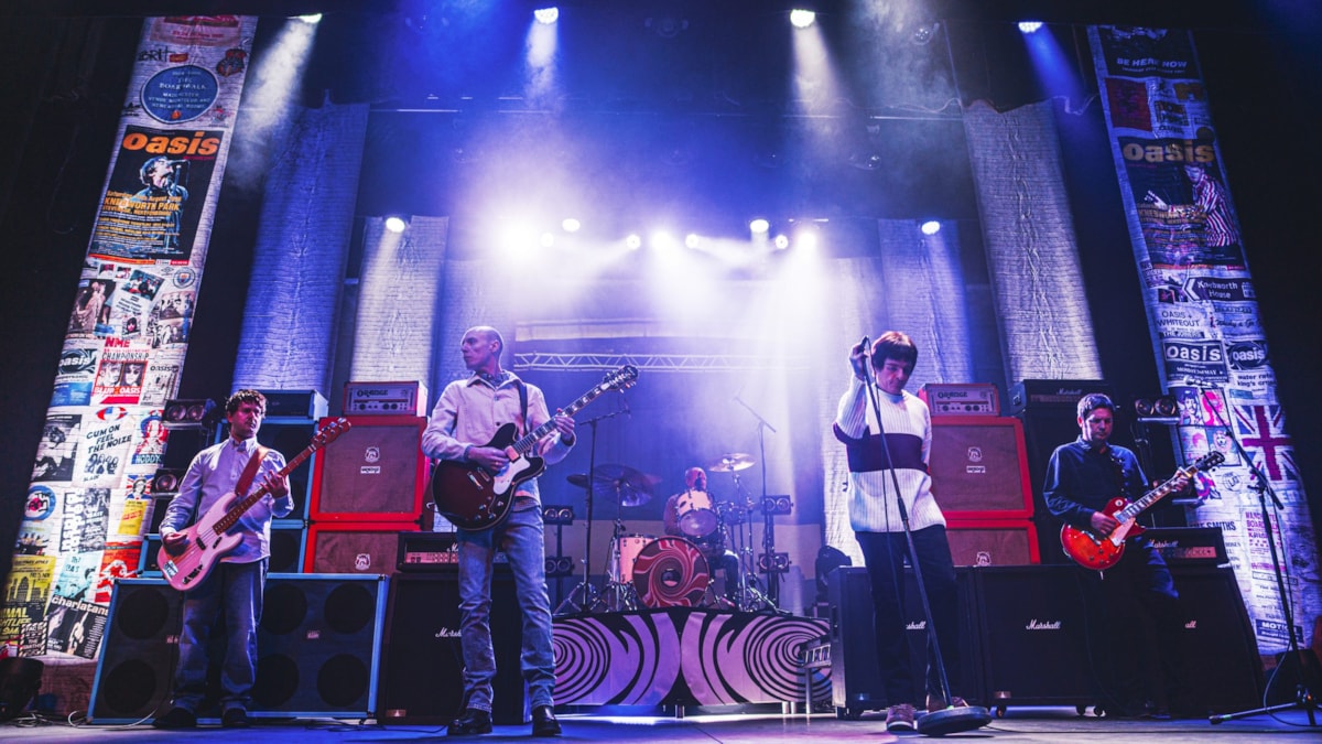 Live Forever - with a tribute to Oasis3
