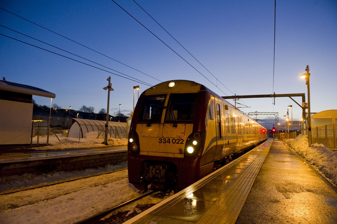 NEW £300M RAIL LINK ENTERS SERVICE ON TIME DESPITE ARCTIC WINTER: First trains on Airdrie-Bathgate _1