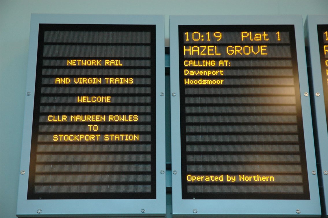 Stockport information screens: Message of welcome for Councillor Maureen Rowles, demonstrationg the flexibility of the system (11 December 2006).
