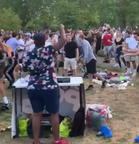 DJ in London Fields