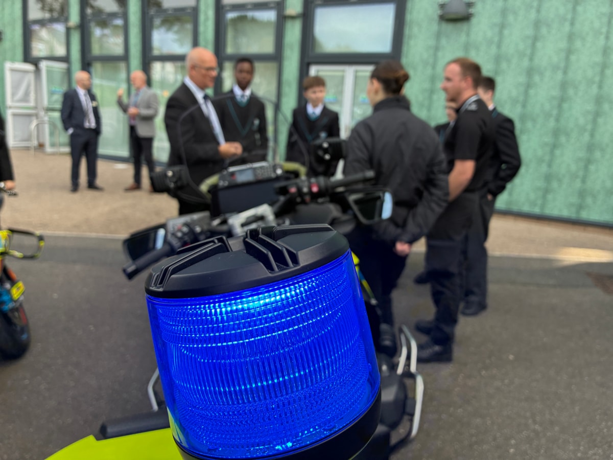 24-09-26 Transport Minister chatting to Sixth Formers at Tonyrefail Community School