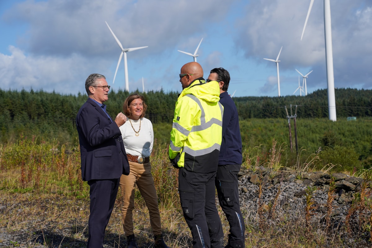 FM Eluned Morgan & PM Keir Starmer at Windfarm in Carmarthenshire