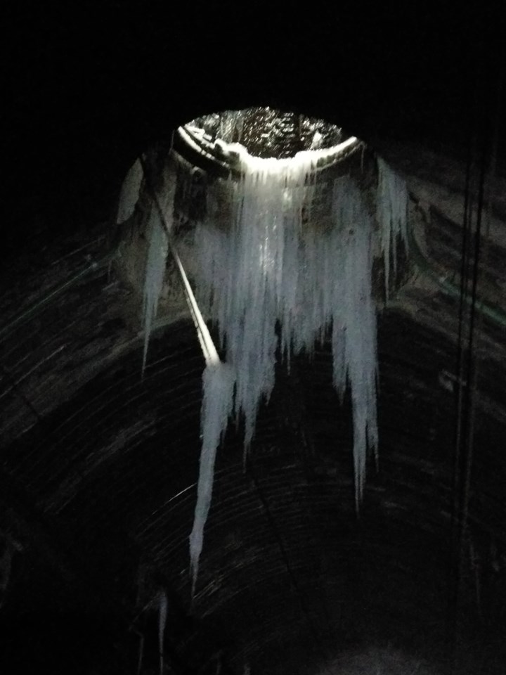 Kilsby tunnel icicles causing problems for customers