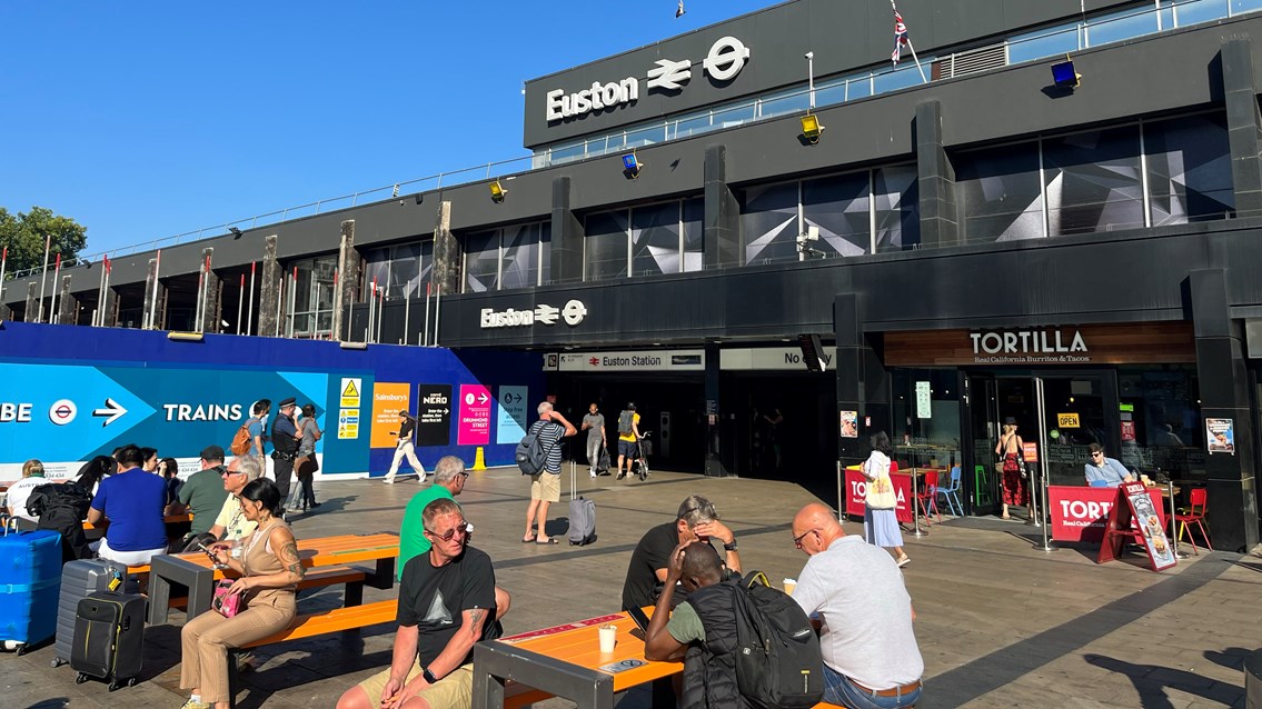 Euston station entrance left piazza August 2022