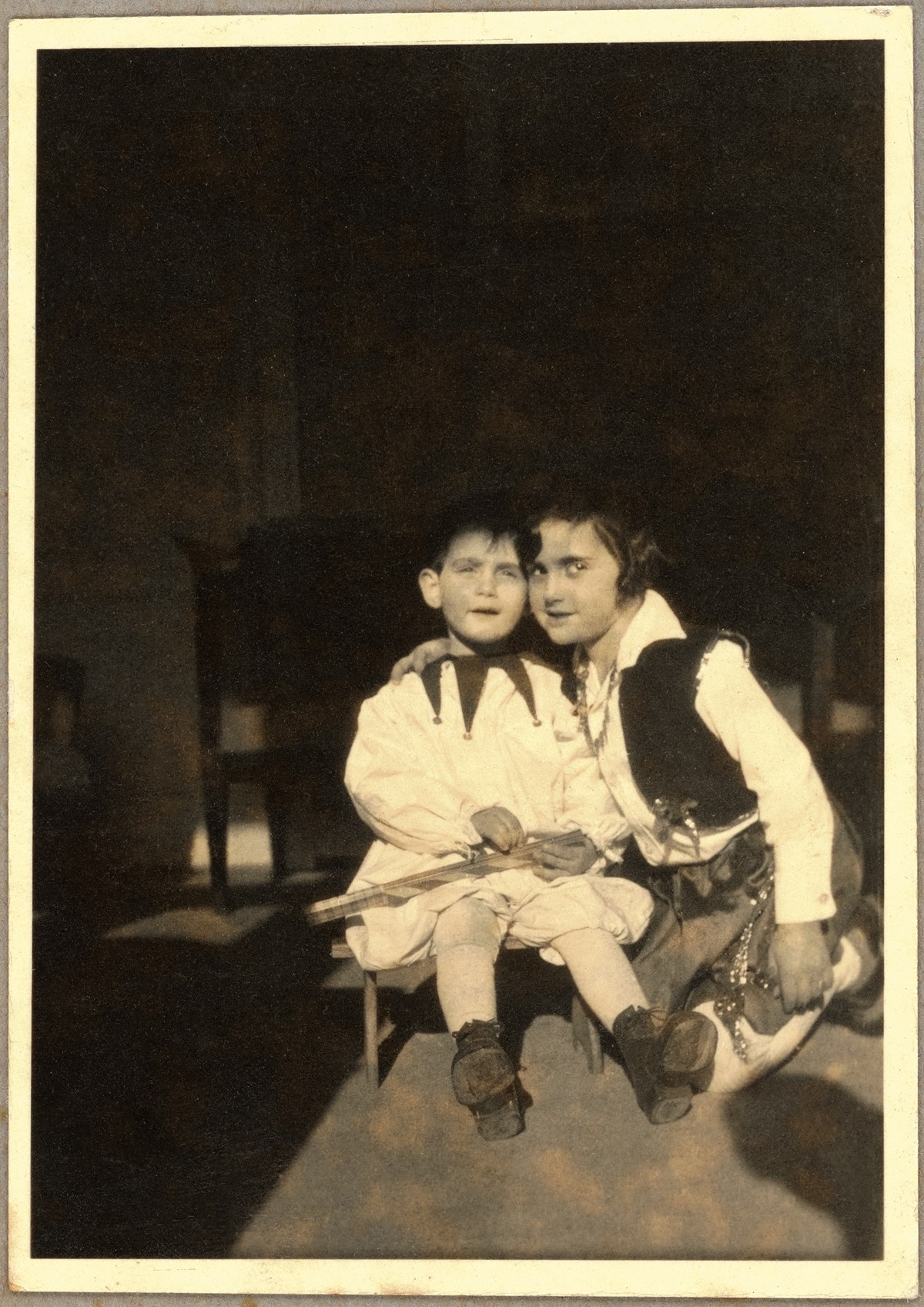 Margot and Anne in Fancy Dress, 1932. Image courtesy of the Anne Frank Trust.