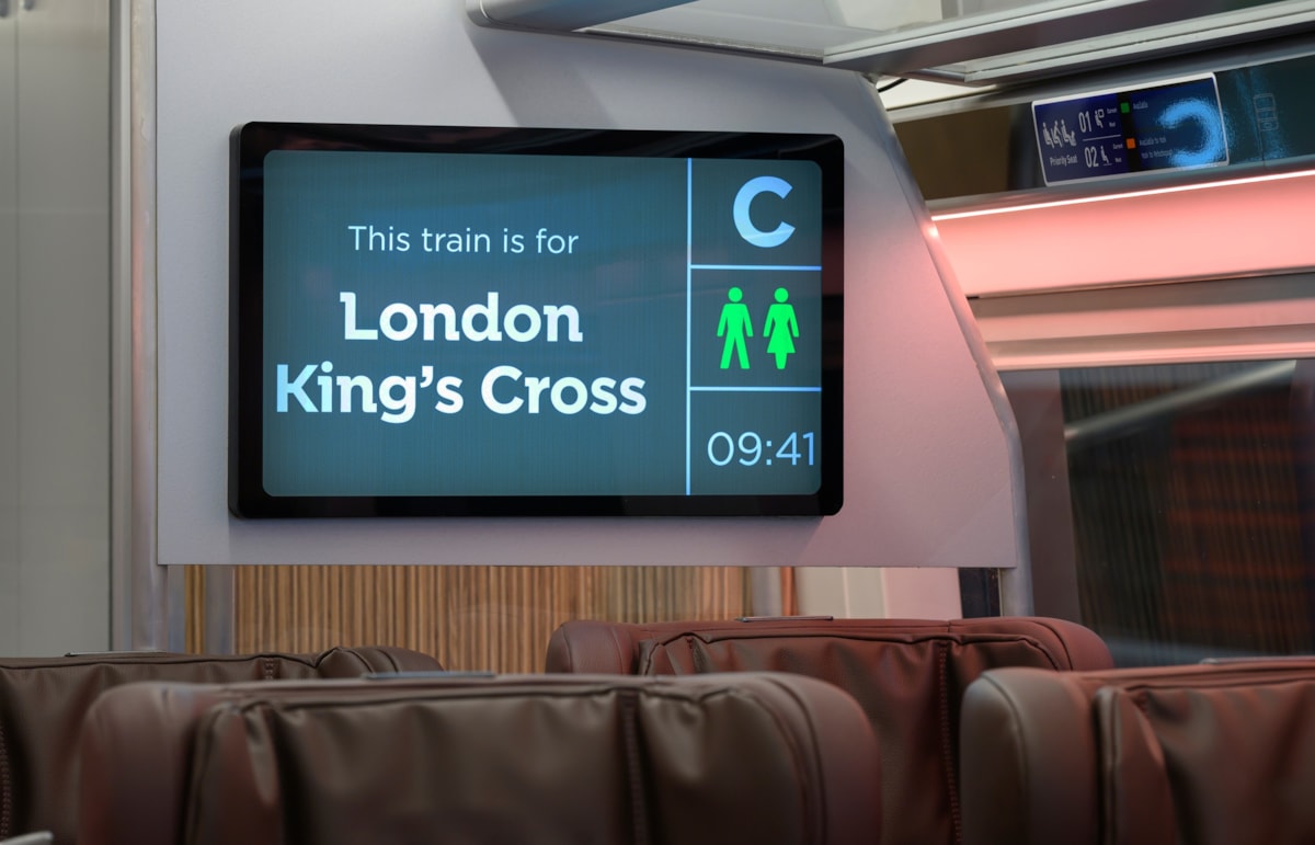 Digital Customer Info Screens onboard the LNER Class 897 fleet-3