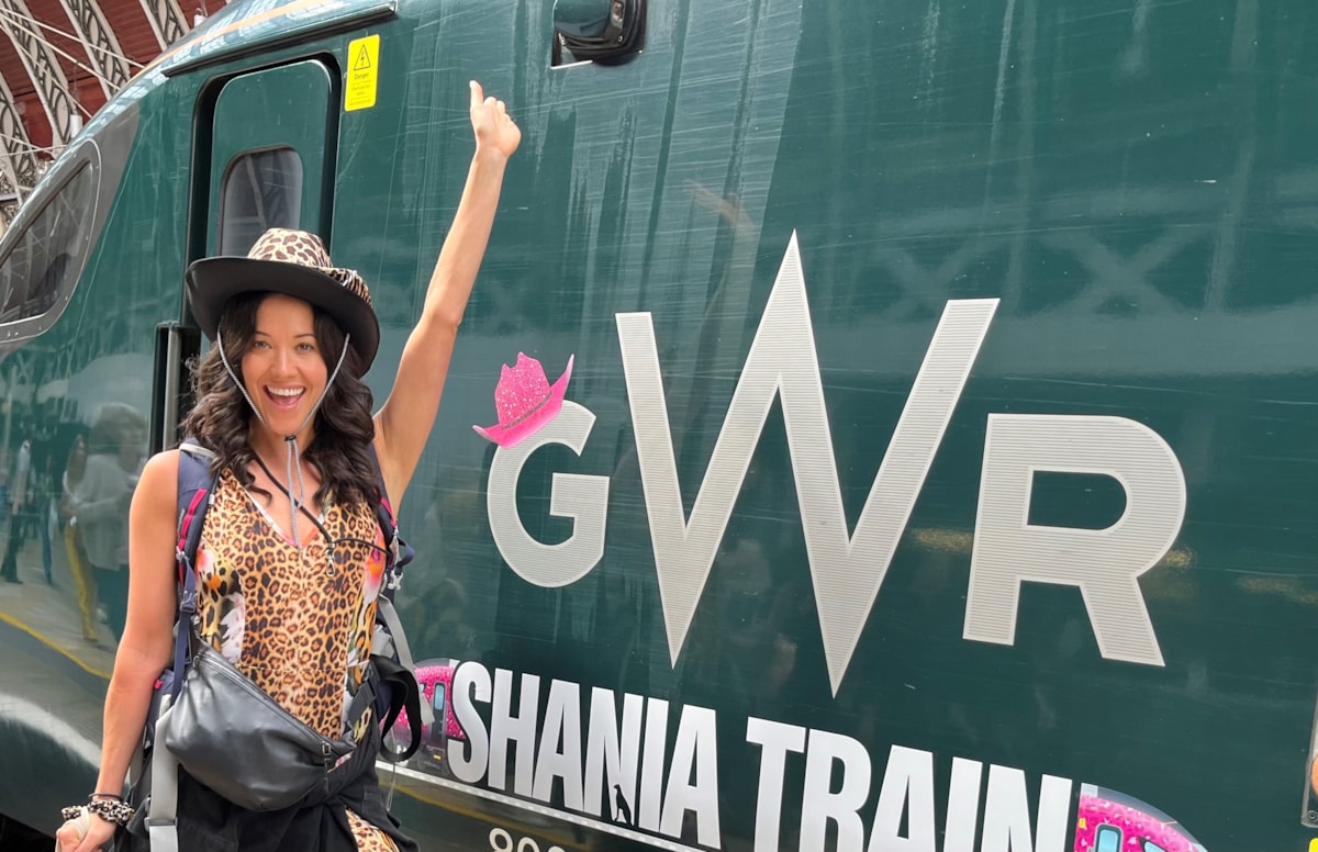 Shania Train to Glastonbury 1