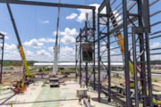 Photo 3: The ETU 3.0 reactor vessel was lowered into position using construction cranes and mounted on a support structure attached to the building’s foundation.