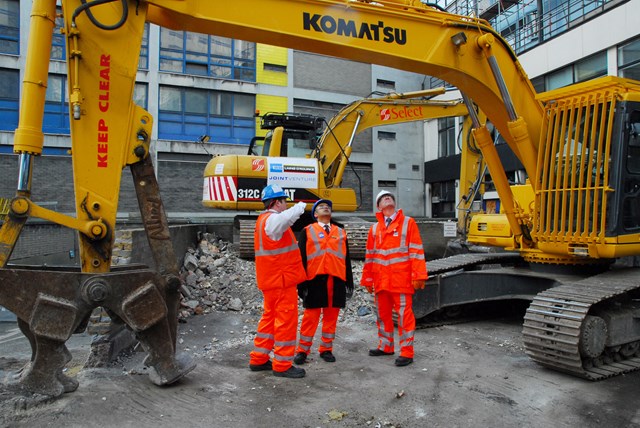 "Farringdon's looking up" - Transport minister
