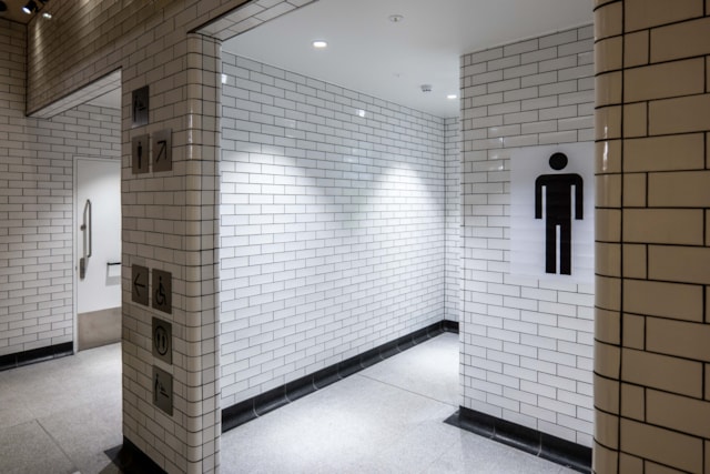 London Bridge toilets 5: London Bridge toilets 5