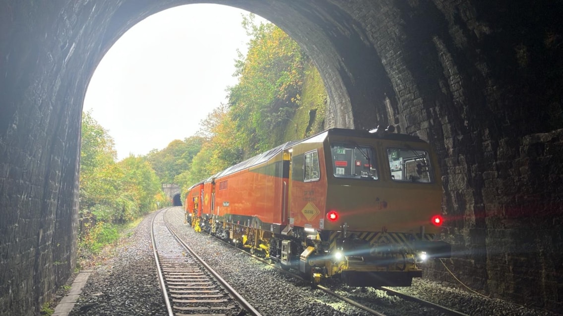 Compacting the top stone between Bath and Bristolh