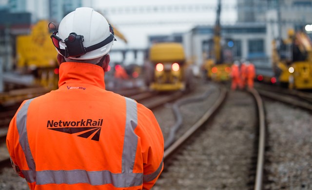 South Wales passengers urged to check before they travel as electrification work continues: Cardiff 261218 016