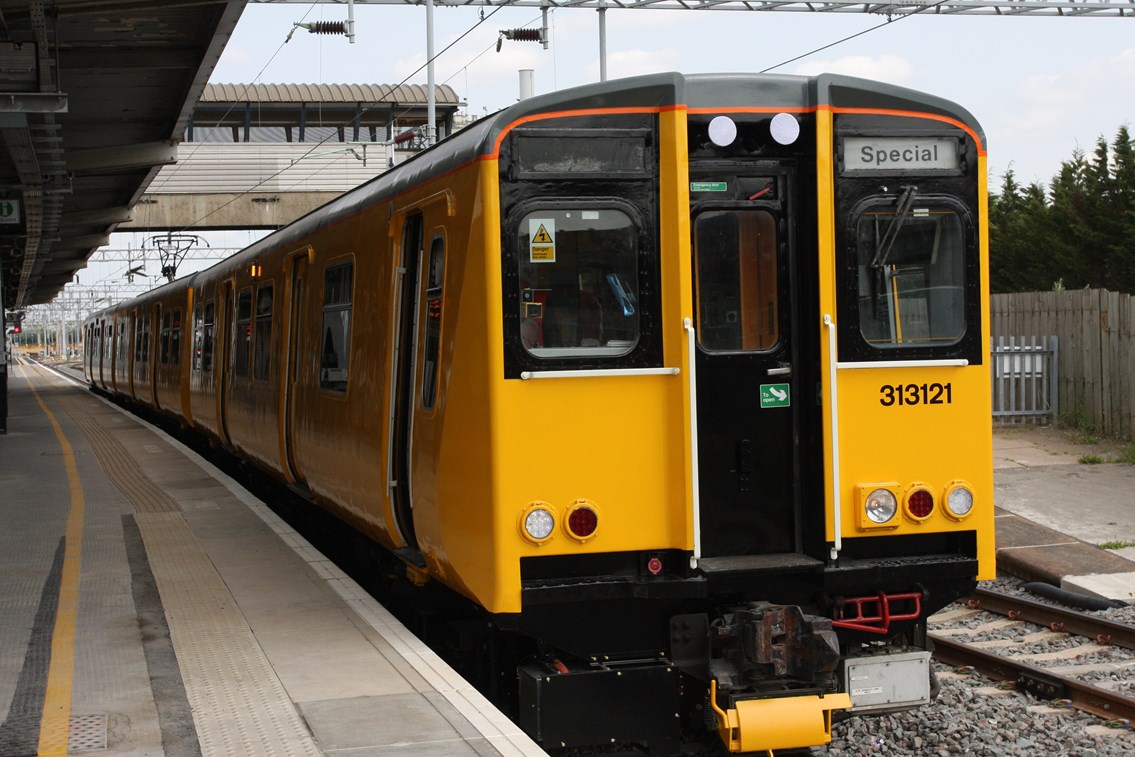 ERTMS lab train 313121 at Bletchley on test: ERTMS lab train 313121 at Bletchley on test