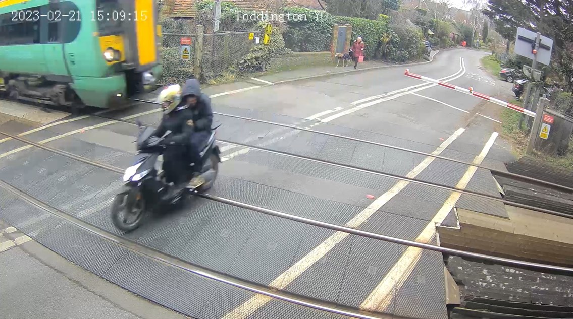 Video: Shocking near-miss between train and red-light-running moped in West Sussex: Toddington Near Miss