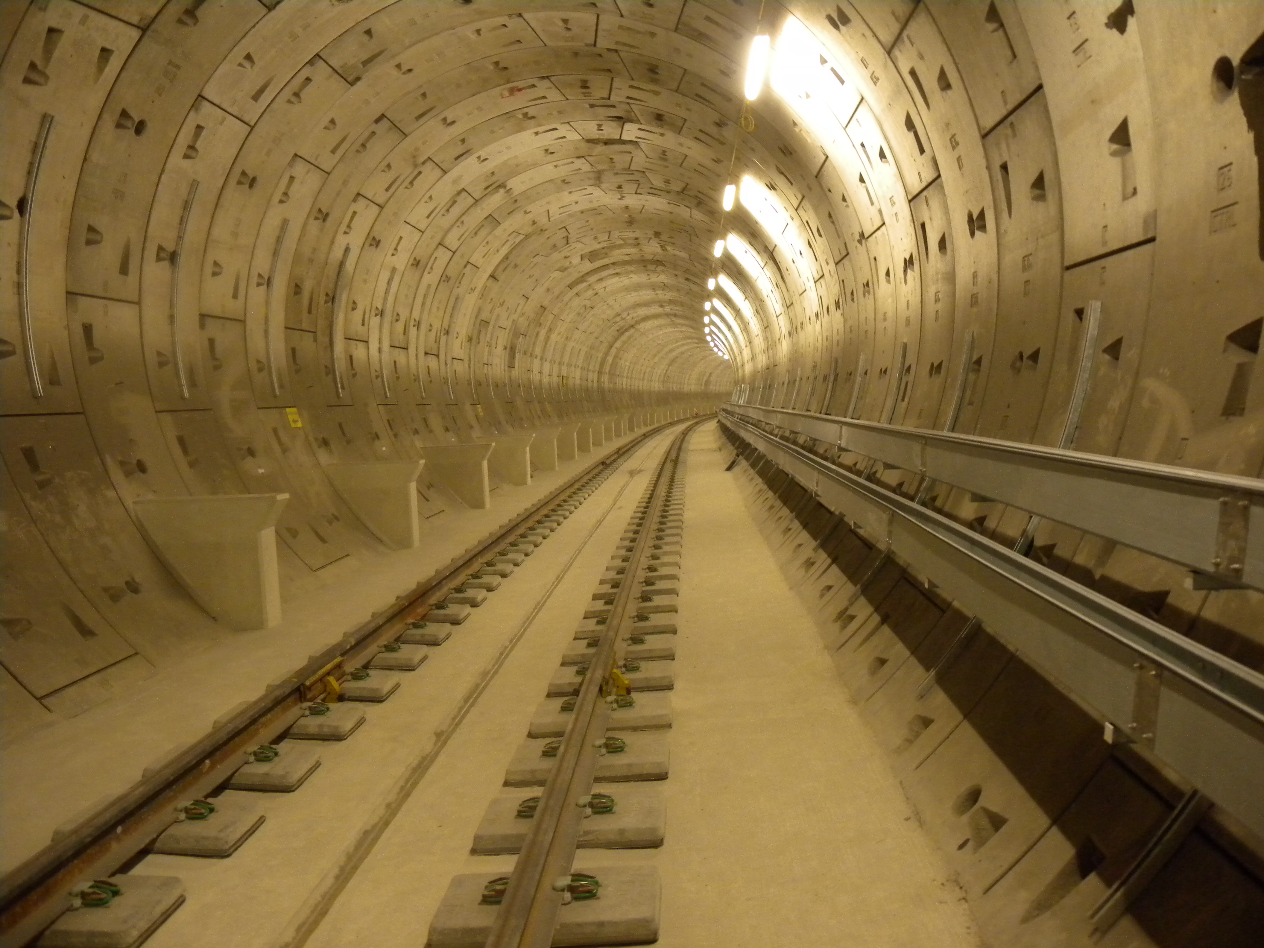 Thameslink Tunnels To Transform The Railway In London And The South East