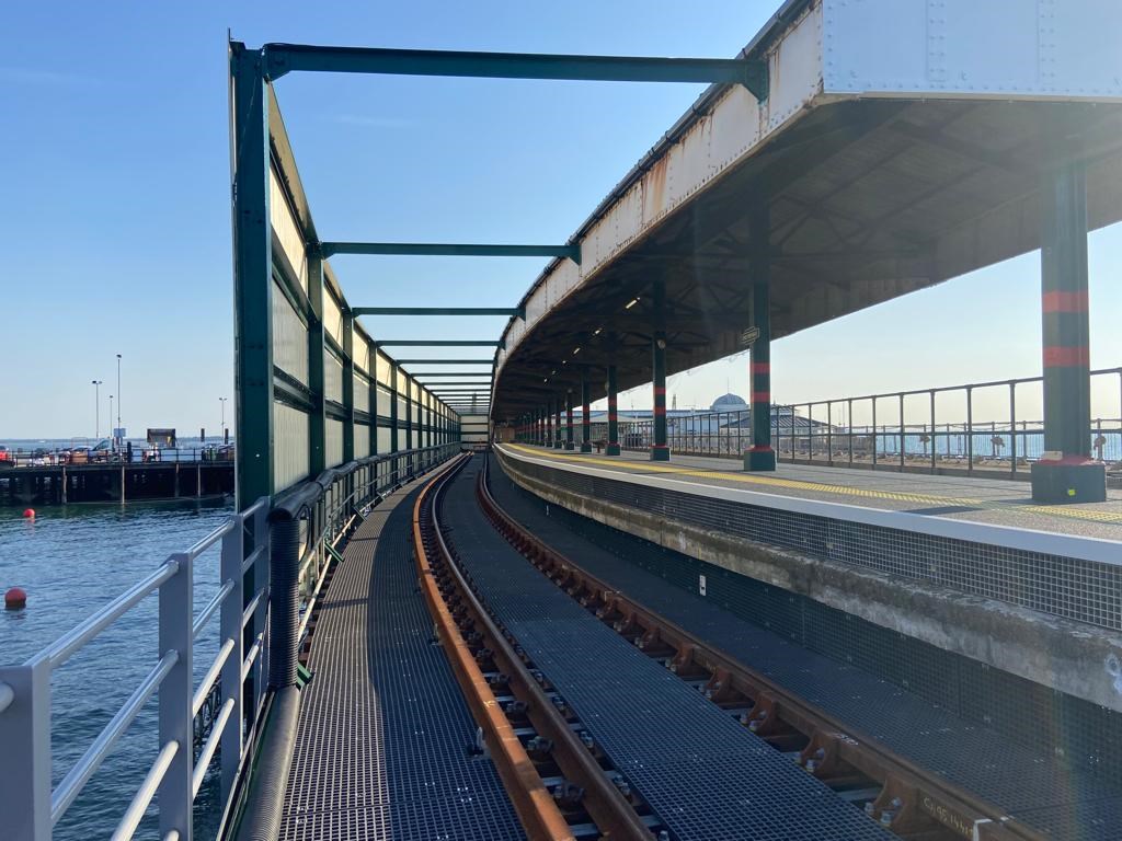 Ryde Pier track and weather screen