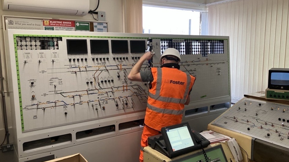 Major progress on projects this Christmas and new year: New signallers' panel being lifted into Hessle Road signal box ahead of commissioning in January (Network Rail) 1