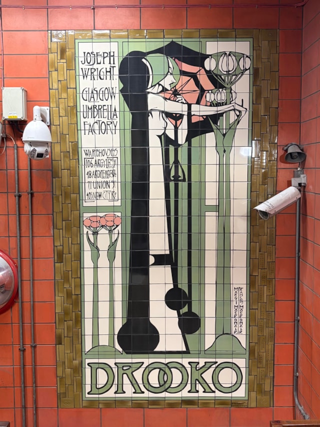 Drooko in Central Station (5): Drooko in Central Station (5)
