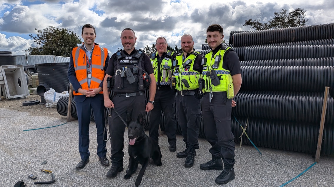 PD Cleo with Network Rail and BTP officers 2
