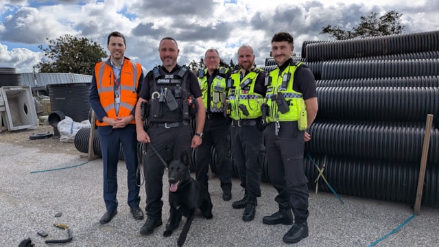 PD Cleo with Network Rail and BTP officers 2