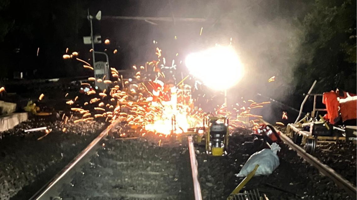 Rail stressing Dumbarton