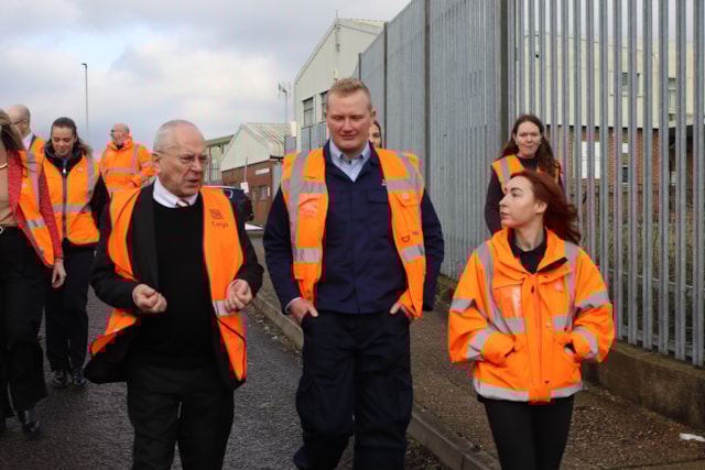 Rail Minister meets young train drivers-2