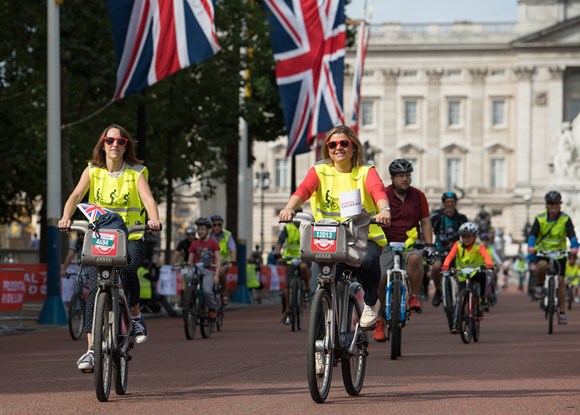TfL Press Release - The world’s greatest festival of cycling returns to the capital and Surrey this weekend: RideLondon Image - The Mall