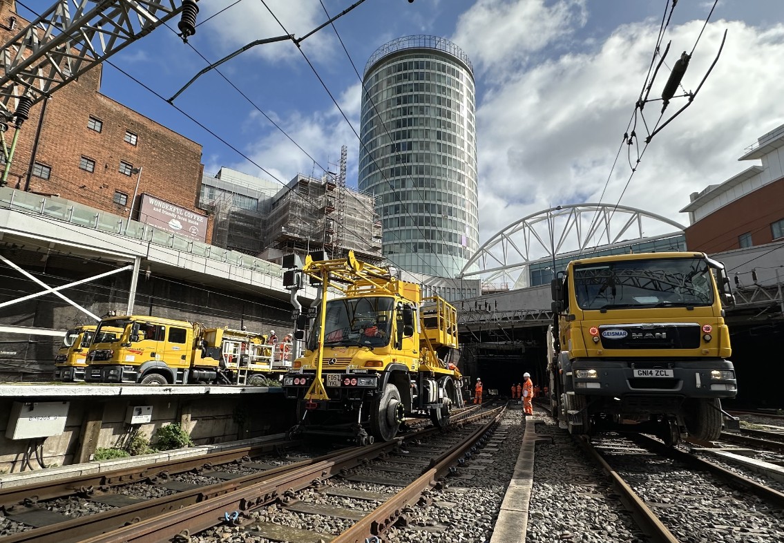 Network Rail maintaining overhead lines at Birmingham New Street station