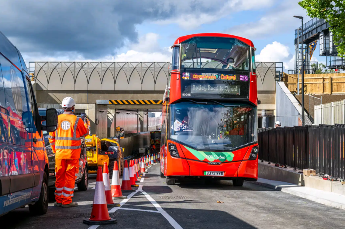 Botley Road opening- bus trials- 16-09-261