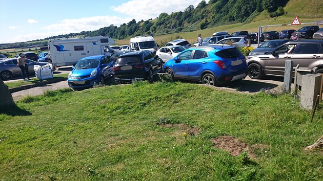 St Cyrus car park congestion - 2021 - credit NatureScot