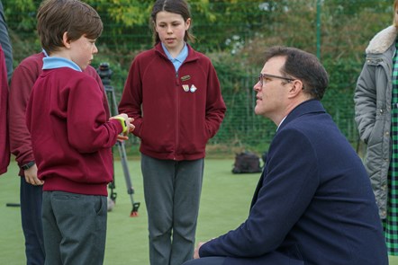 Deputy Minister for Climate Change, Lee Waters with pupils from Whitchurch Primary School2